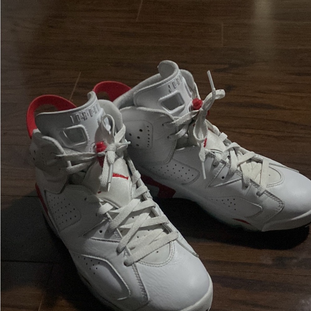 Jordan 6 Retro red oreo